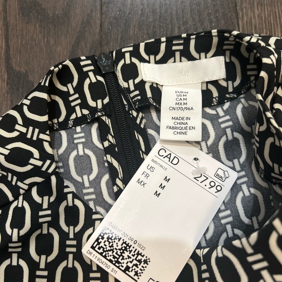 H&M Black and Cream Geometric Blouse - Picture 6 of 6